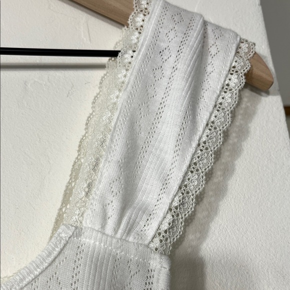 Mine White Lace Strap Tank Top - Picture 5 of 7